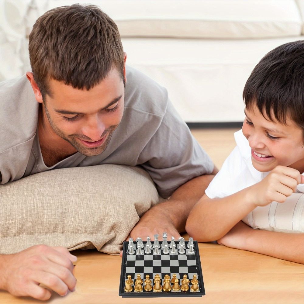 Jeu d'échecs miniature en or e - Magnetic Travel Chess avis et prix